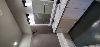 901 E Seideman St, Seguin, TX 78155 - photo 5