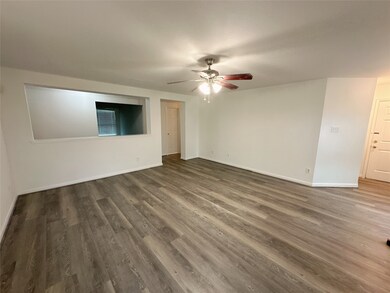13426 Sanderford Ln, Houston, TX 77083 - photo 3