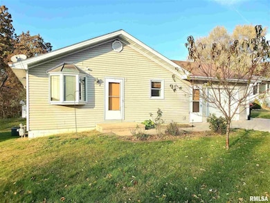 3529 W Sylvan Ln, Peoria, IL 61615 - photo 3