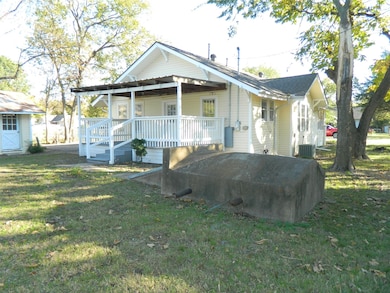 110 W Mulberry St, Leonard, TX 75452 - photo 6