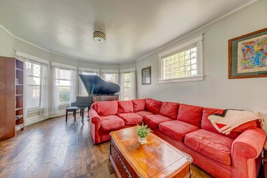 03 Living Room