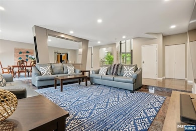 8 Vanderbilt Dr, Livingston, NJ 07039 - photo 6