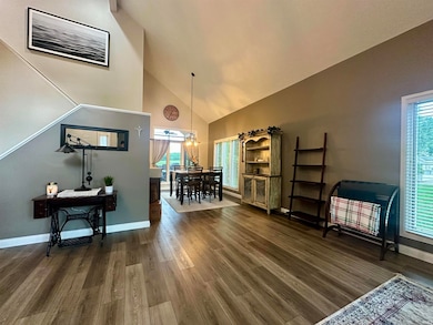 9103 S Front Nine Dr, Bloomington, IN 47401 - photo 6