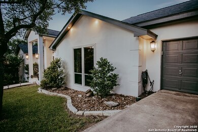 18840 Shadow Canyon Dr, Helotes, TX 78023 - photo 3