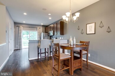 17049 Gibson Mill Rd unit 110, Dumfries, VA 22026 - photo 5