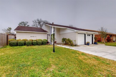 16211 Townes Rd, Friendswood, TX 77546 - photo 3