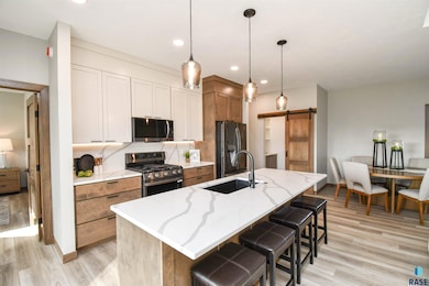 8421 E Spearfish Ct, Sioux Falls, SD 57110 - photo 4