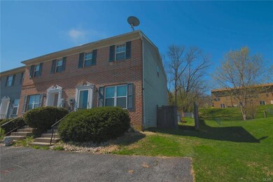 512 Old Forge Dr, Bath, PA 18014 - photo 2