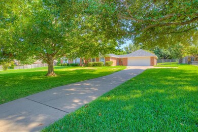 1015 W Westhill Dr, Cleburne, TX 76033 - photo 3