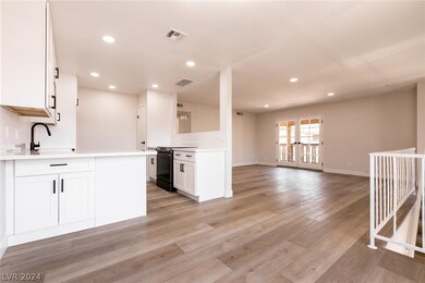 Bright open plan to family room