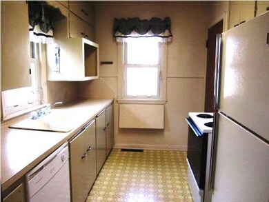 Kitchen offers full complement of appliances