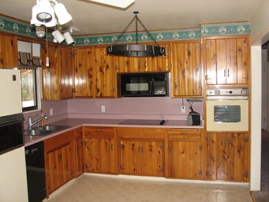 1743 Victor Ave, Redding, CA 96003 - photo 3