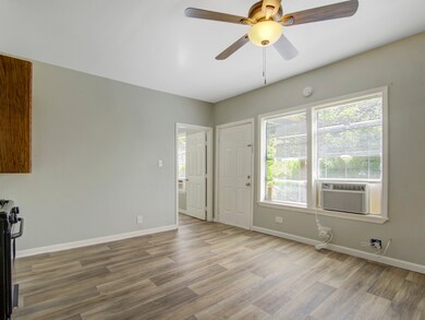 313 N Beauregard St unit 3, Alvin, TX 77511 - photo 7
