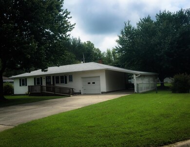 912 W San Martin St, Bolivar, MO 65613 - photo 3