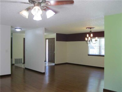 1911 S 11th St, Rogers, AR 72758 - photo 2