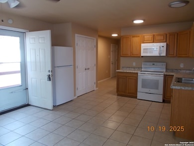 12190 Efm 1518 N unit 3, Cibolo, TX 78108 - photo 5