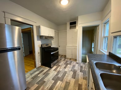 726 Forest St, Kalamazoo, MI 49008 - photo 3