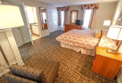 141 Great Neck Rd S unit 203, Mashpee, MA 02649 - photo 7