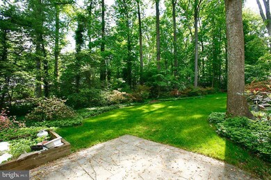 9122 Santayana Dr, Fairfax, VA 22031 - photo 4