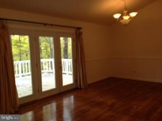 4610 Lawn Ct, Fairfax, VA 22032 - photo 3