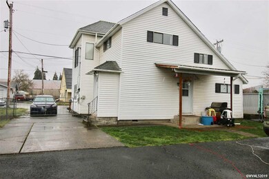 219 SE Sheridan Rd, Sheridan, OR 97378 - photo 2