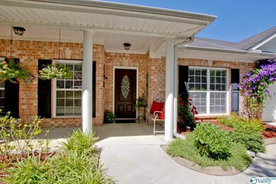 adds a custom look to flower beds that are exploding with color and curb appeal.