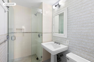 Ruppert Yorkville Towers unit 8K, New York, NY 10128 - photo 6