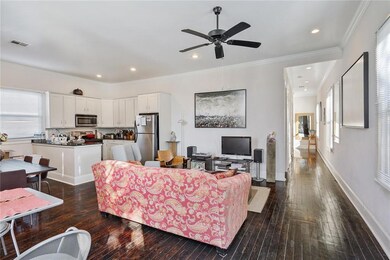 Living/Dining/Kitchen:  Open floorpan is very vers