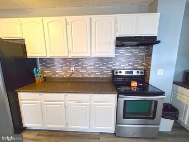 547 S 17 1 2 St, Reading, PA 19606 - photo 3