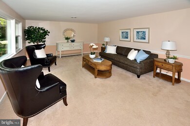 8920 Liberty Ln, Potomac, MD 20854 - photo 5