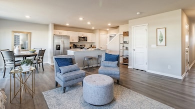 9437 Lovegrass Dr SW, Cedar Rapids, IA 52404 - photo 4