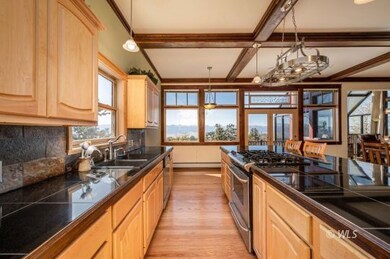 Kitchen/Deck