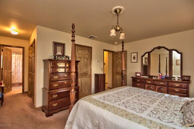 2429 Horseshoe Dr, East Stroudsburg, PA 18301 - photo 7