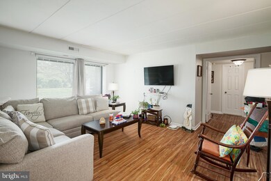 92 Oakridge Dr unit 92, Langhorne, PA 19047 - photo 2