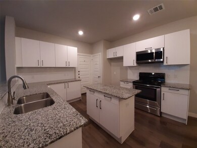 9724 Grosbeak Ln, Magnolia, TX 77354 - photo 7