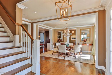 Beautiful Custom home in Sea-print-019-2