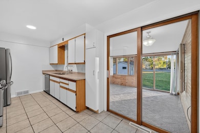 6829 Cooper Ave, Middleton, WI 53562 - photo 5