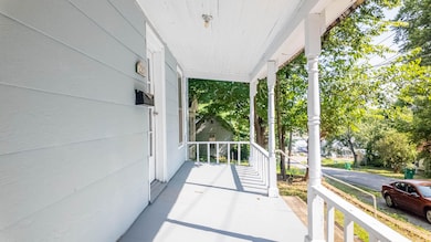 Home in Town, Thayer, MO7