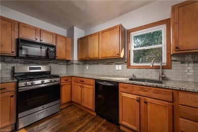 AMAZING KITCHEN