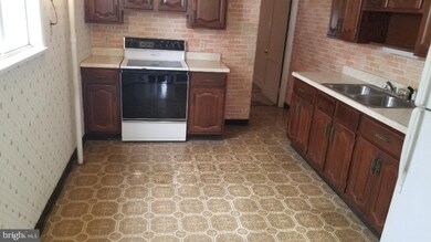 210 Lombard St, Tamaqua, PA 18252 - photo 3