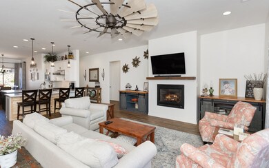 006_Living Room