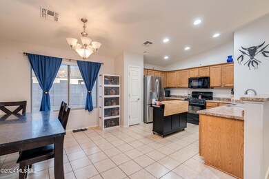 Dining area & Kitchen