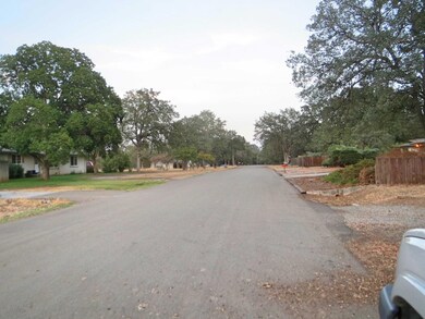 Gibson Ct from lot
