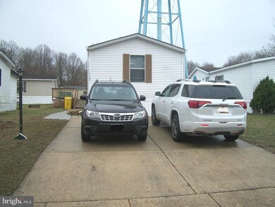 114 Berts Dr, Lothian, MD 20711 - photo 4