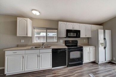 1503 S Lawson Dr-6