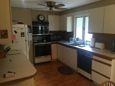 12 Sprague St, Greenville, RI 02828 - photo 4