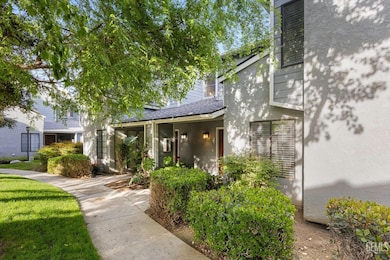 7330 Stockdale Hwy unit 4, Bakersfield, CA 93309 - photo 2