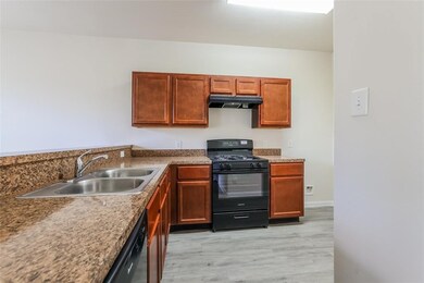 5839 Northern Oak St, Houston, TX 77016 - photo 3