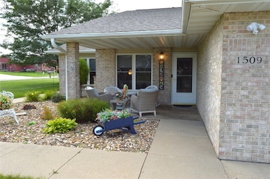 1509 12th Ave, Vinton, IA 52349 - photo 2
