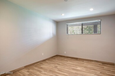 09_4224_N_12_Street_Unit_201__09_mls